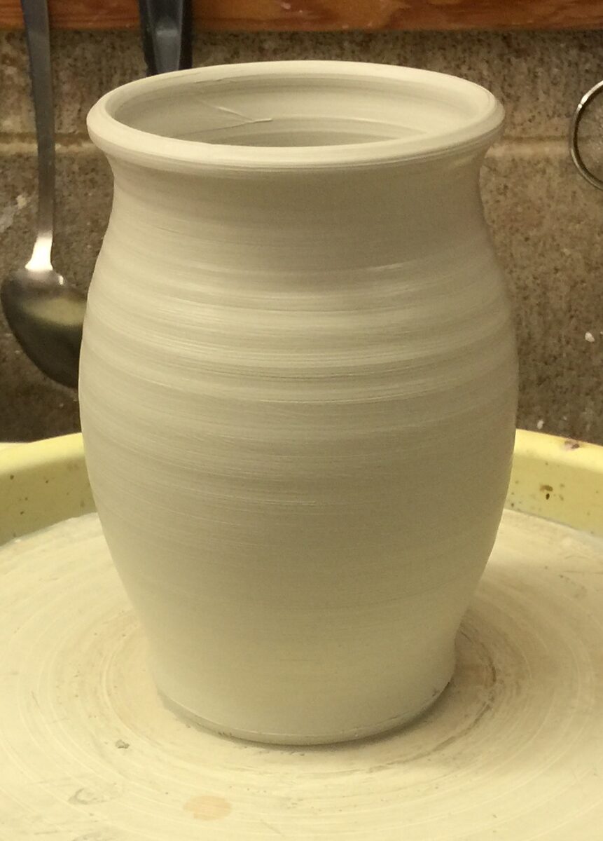 A vase made from pure calcine kaolin