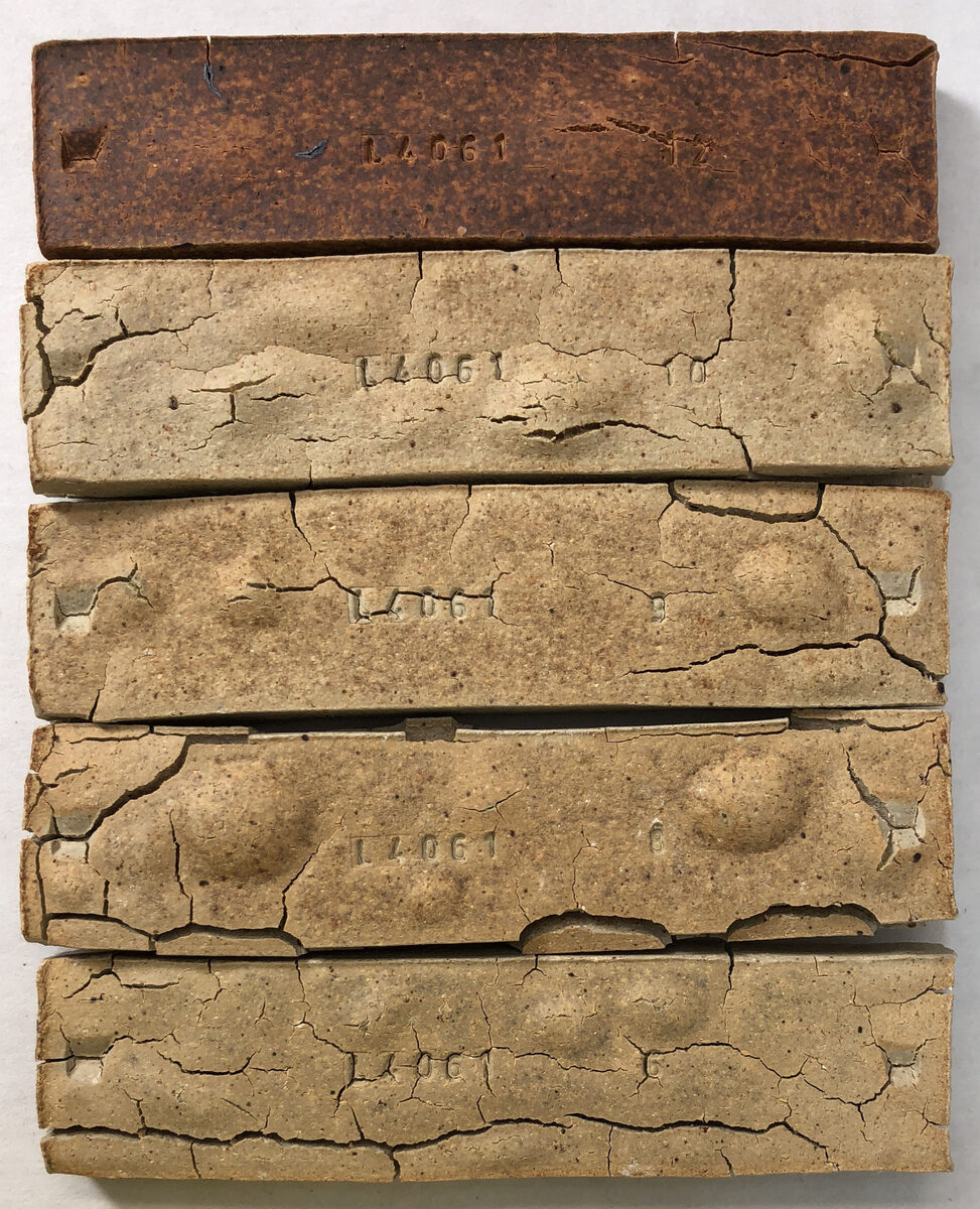 Clay cracks in oxidation, not reduction