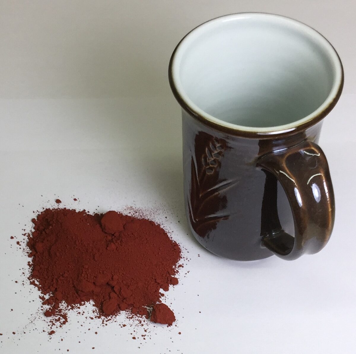 How much iron is in porcelain