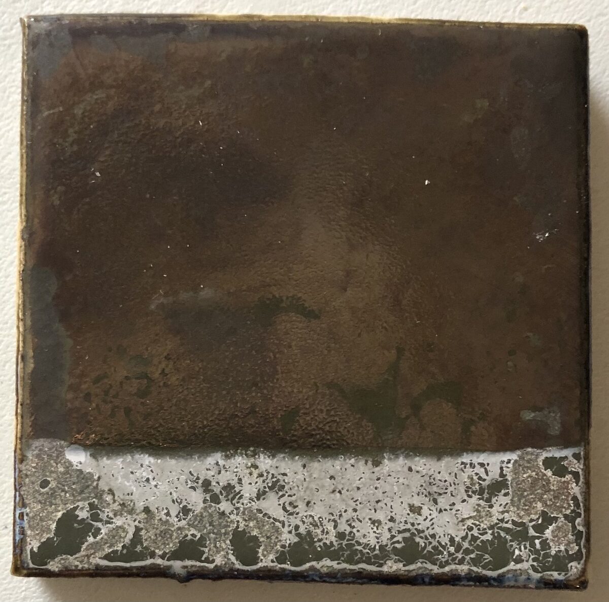 Metallic glaze leaching